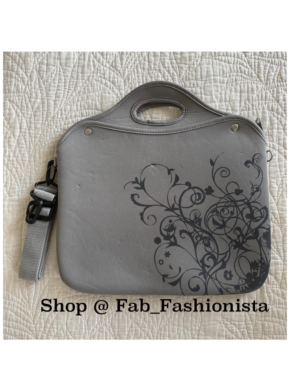 Laptop bag with detachable shoulder strap